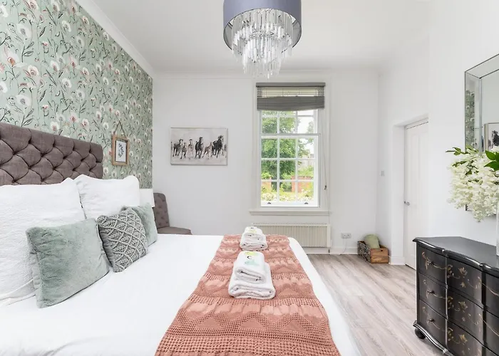 Appartamento 3 Feversham House Spacious 1-bed In The Heart Of Pass The Keys