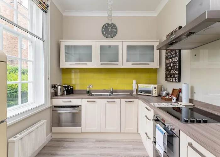 3 Feversham House Spacious 1-bed In The Heart Of Pass The Keys Appartamento York